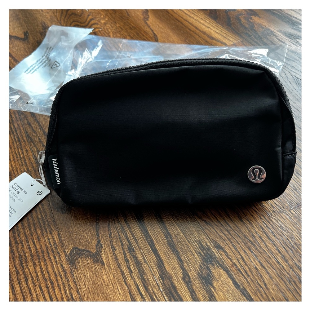 Lululemon Everywhere Belt Bag NWT